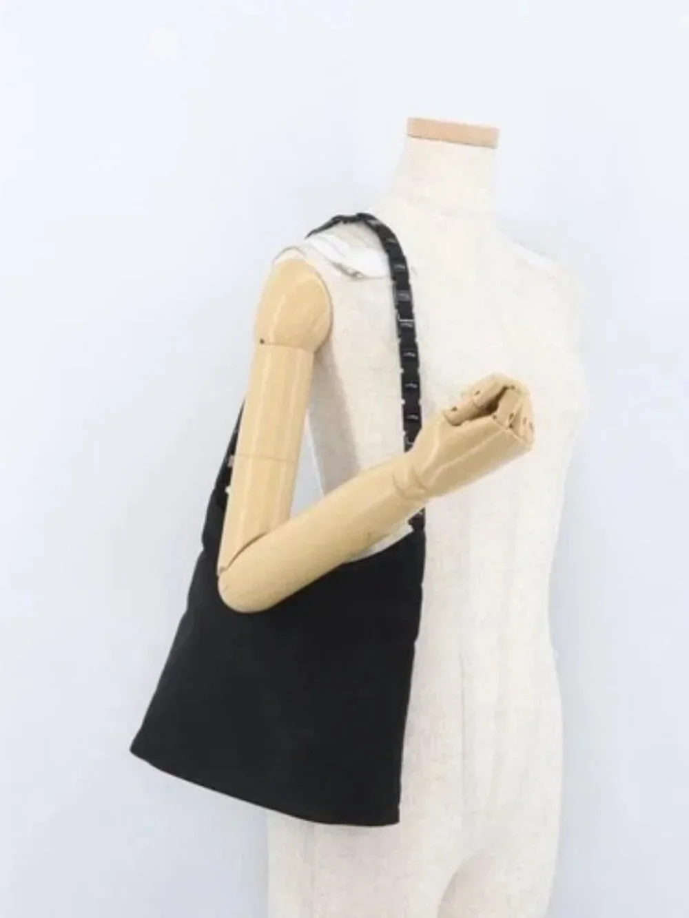 Salvatore Ferragamo Chain Vala Shoulder Bag Nylon Black Auth BA10885